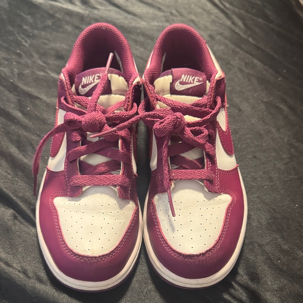 Nike Kids Low-Top Sneakers - White & Burgundy